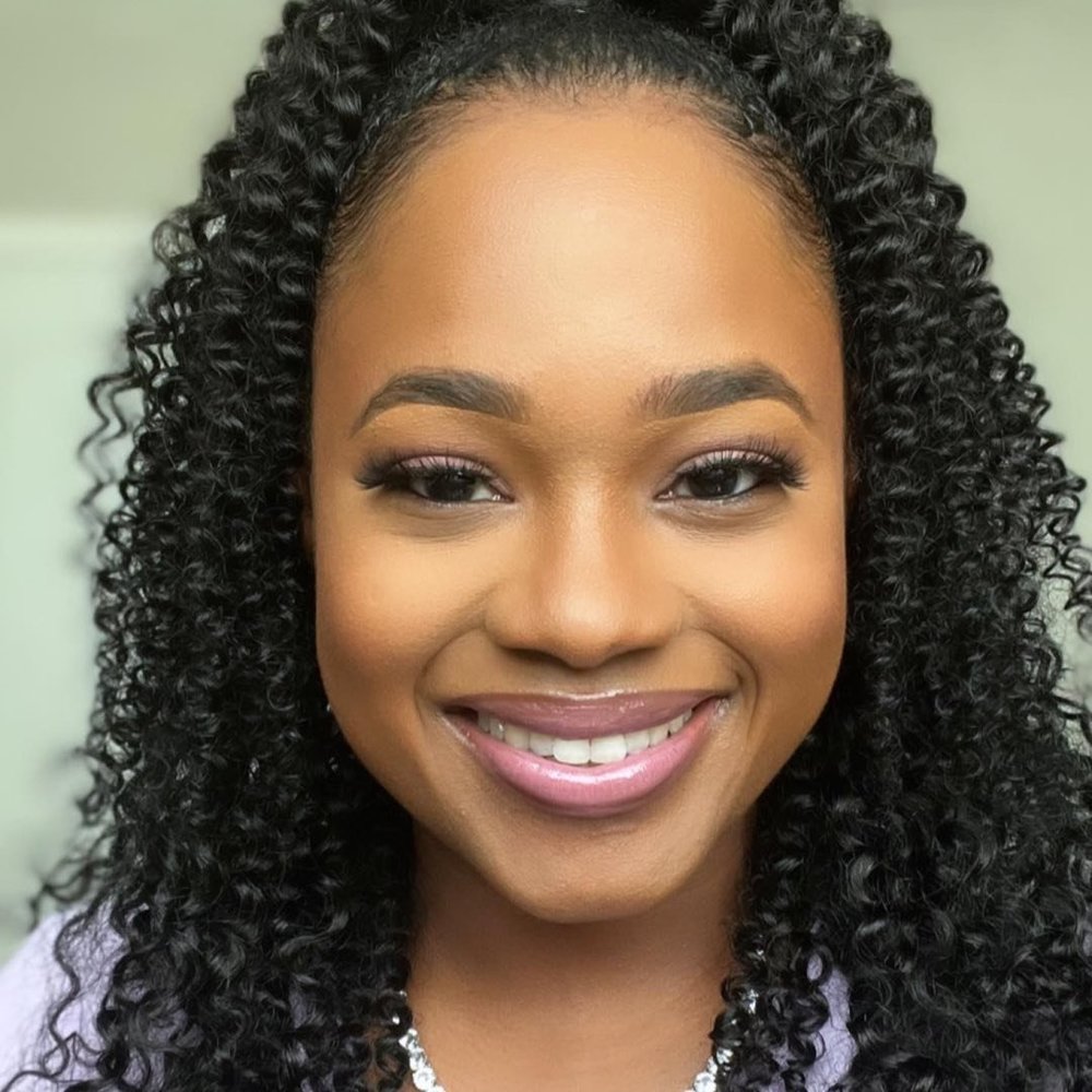 Meet your Posher, Monique